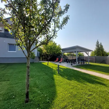 ヴィラ Boutique Zala *