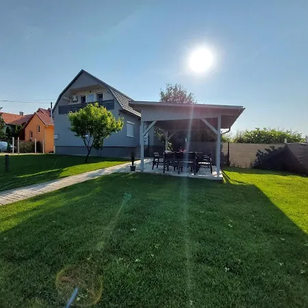 Boutique Zala ヴィラ ザラカロシュ